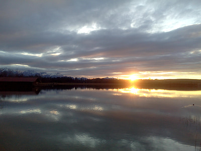 พระอาทิตย์ตก, อารมณ์เย็น, ทไวไลท์, ทะเลสาบ