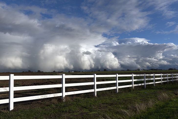 kišni oblaci, bijela ograda, pašnjak, farma, ruralni, nebo, trava
