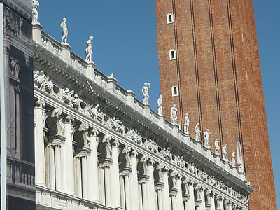 Venecia, Italia, estatua de, esculturas, edificio