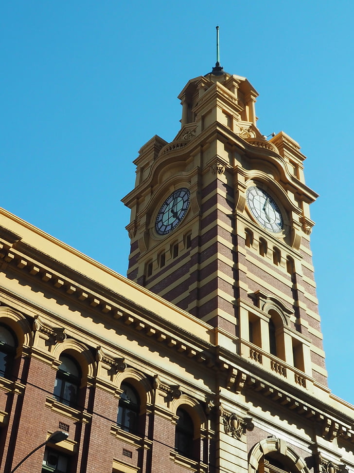 Melbourne, Wieża, Dworzec kolejowy, Dworzec kolejowy Flinders street, Flinders street, Pociąg