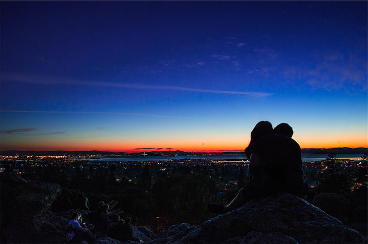 silhouette, two, persons, watching, sunset, dusk, kissing