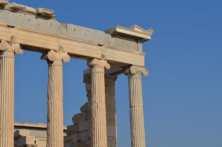 Řečtina, Fronton, starožitnost