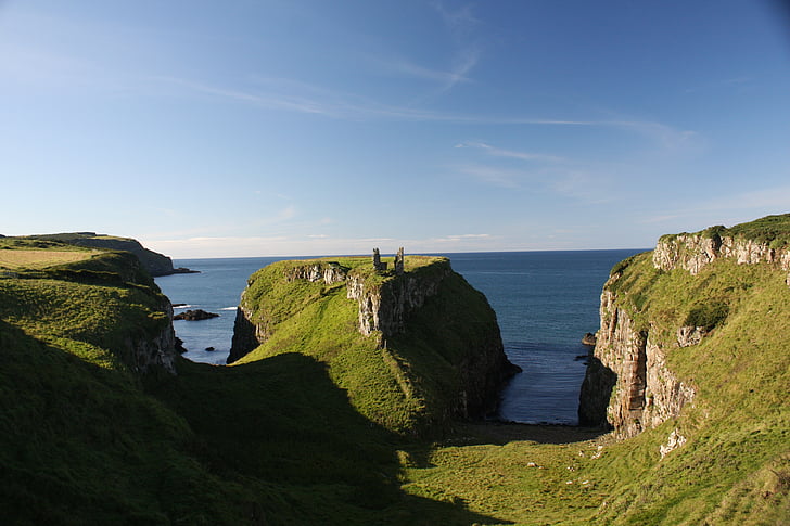 dunseverick, Severné Írsko, pobreží oblasti Antrim, Írsko, pobrežie, pobrežné, hrad