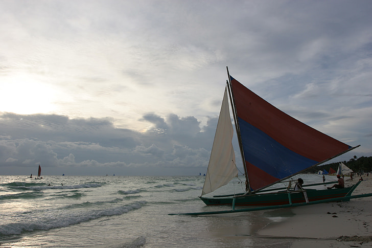 Borakajaus paplūdimio, paplūdimys, jūra, Saulėlydis, pustyti yra vienintelė valtis, Filipinų Respublika, sala