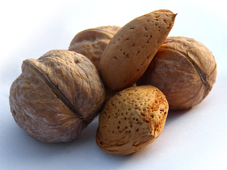 dried fruits, nuts, almonds