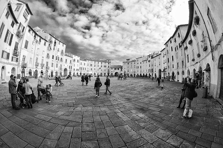 Lucca, Piazza, Piazza anfiteatro lucca, Italie, jours fériés, touristes, place du marché