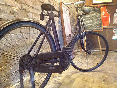 Chan thabun, starožitnosti, stroj na bicykli