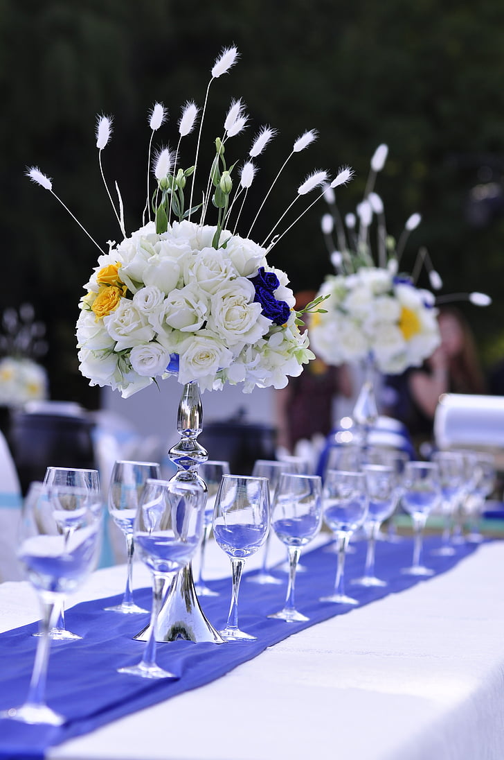 casament, flors de taula, zona de menjador d'estil occidental, copes de vi, taula, tovalló, banquet