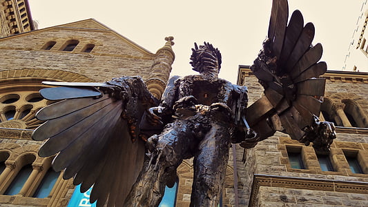 l'ull, bronze, estàtua, ales, David altmejd, Mont-real, Museu