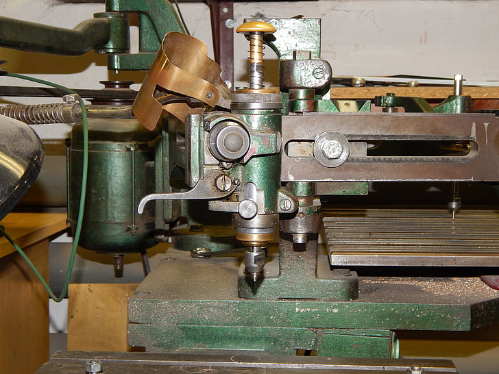 grawerska machine, grawerka, machining, metal, milling, production