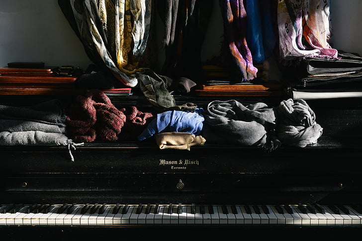 piano, mocador, bufandes, llum del sol, claus, l'interior, persones