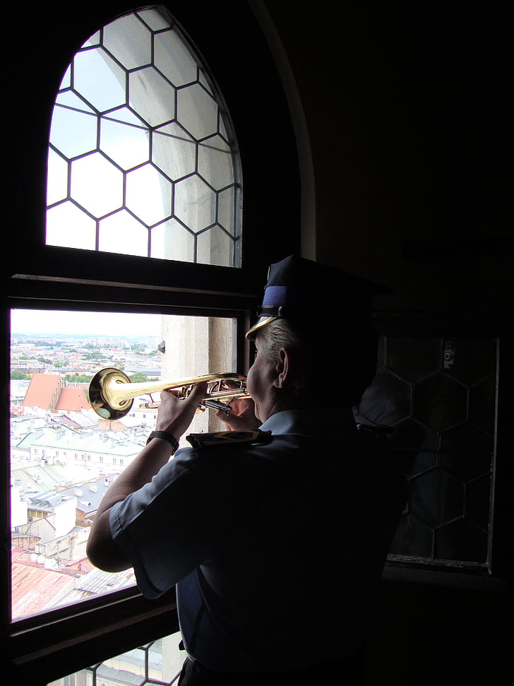 Kraków, Pologne, histoire, appel de clairon, jouer, trompette, joueur de bugle call