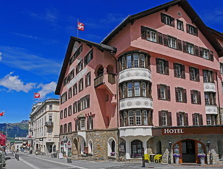 Pontresina, strada principale, Engadin, Svizzera, Rhätikon, Grigioni, passo del Bernina