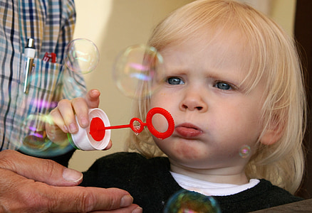 ребенок, мыльные пузыри, развлечения, лицо, смешно, девочка, делать мыльные пузыри