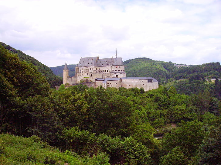 slott, Vianden, Luxemburg, gränsområdet