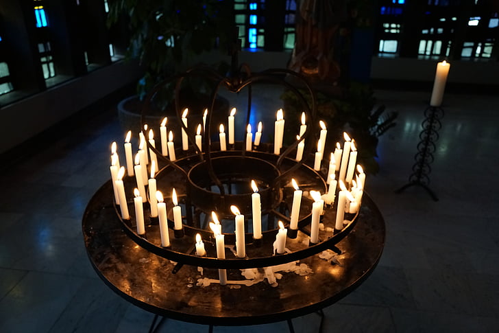 sviečky, svetlo, kostol