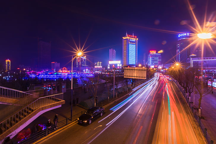 Xining, West hovedgaden, nattevisning, langsom gate