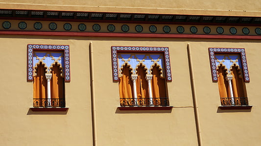 คอร์โดบา, สถาปัตยกรรม, windows