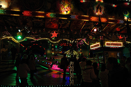 Parque de atracciones, partido, luz, iluminación, luces de fiesta, entretenimiento, noche
