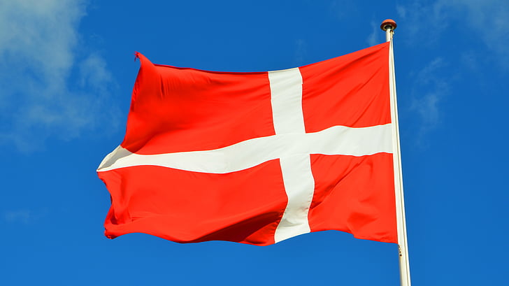Denmark, bendera, langit, Bendera Denmark, Denmark, langit biru, bendera nasional