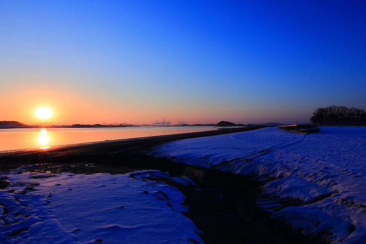 Острів Канхва, сірчанокислий також, Схід сонця