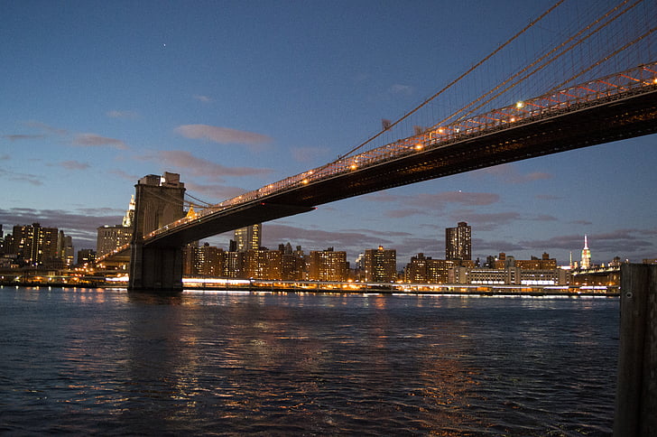 Γέφυρα του Μπρούκλιν, Μανχάταν, στο κέντρο της πόλης, NYC, Νέα Υόρκη, στον ορίζοντα, Αμερική