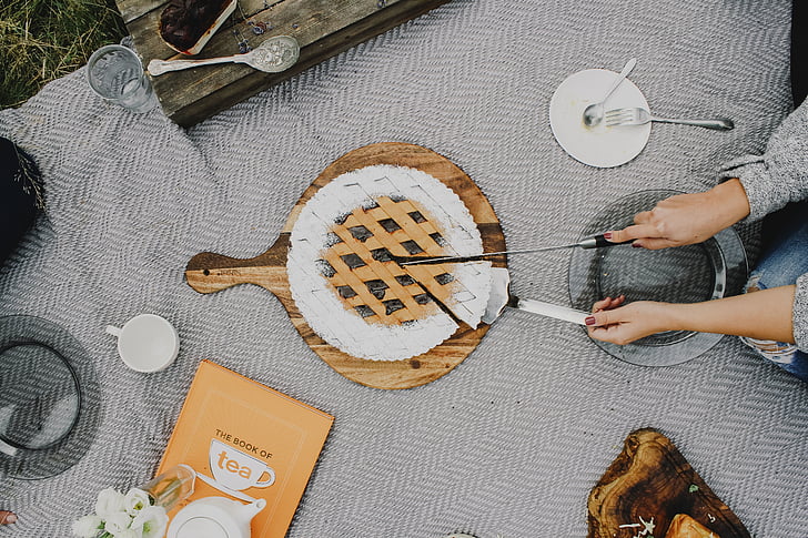 outdoor, camping, plate, utensils, spoon, fork, cloth