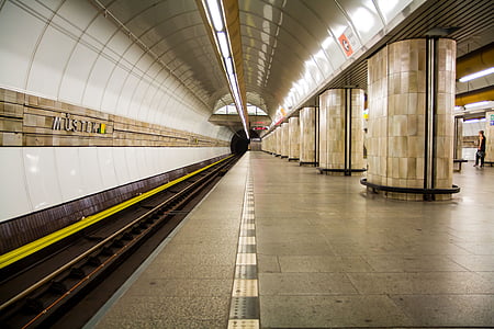 Prag, Tunnelbana, linjer, Tjeckien, plattform, järnvägsstation, inomhus