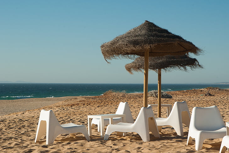 praia, chapéus de sol, cadeiras de praia, Oceano Atlântico