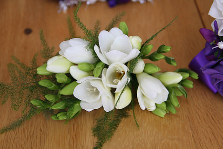 corpete branco, SIA, buquê de casamento, ramo de flores, flor, baile de formatura, casamento