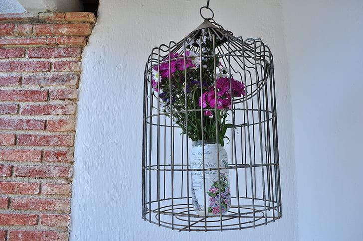 Cage, blommor, tegelstenar, dekoration, fågelbur