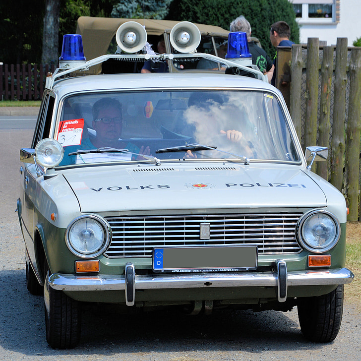 Oldtimer, történelmileg, rendőrségi jármű, nemzeti rendőrség, Lada, osztott Németország, DDR