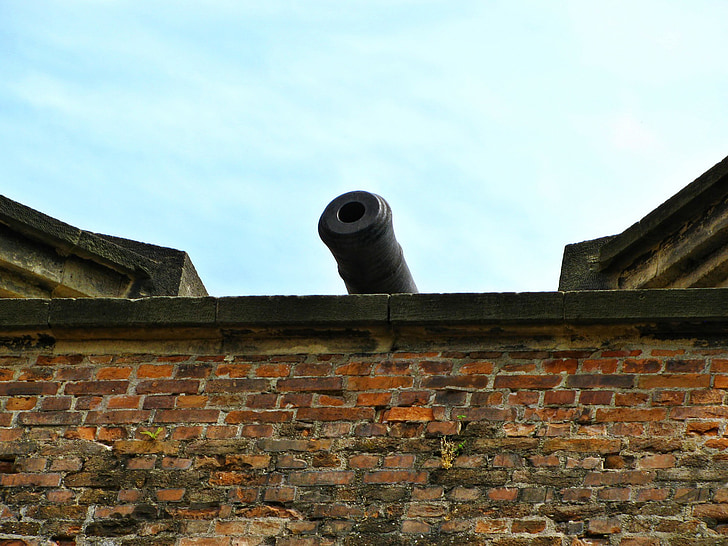 Cannon, forteresse, Château, mur de Château, briques, attraction touristique, Moyen-Age
