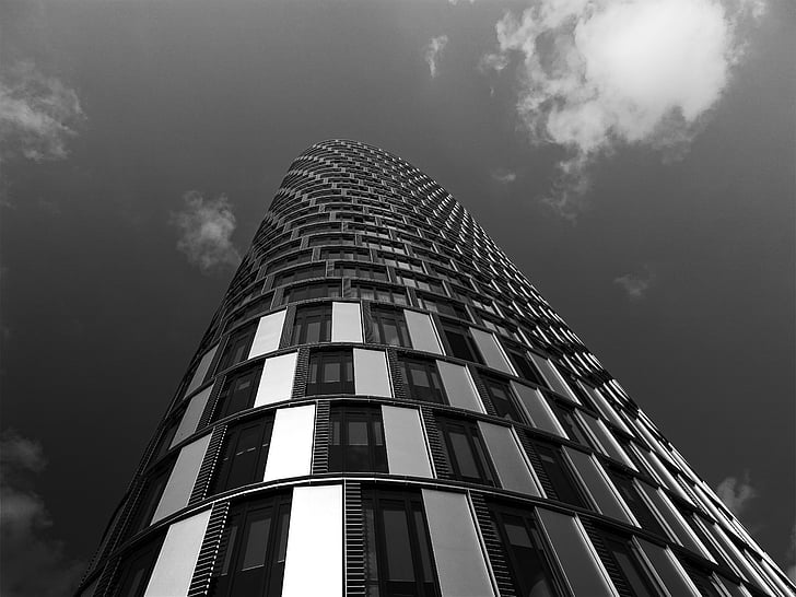 in bianco e nero, costruzione, nuvole, alto angolo girato, bianco e nero, cielo, grattacielo