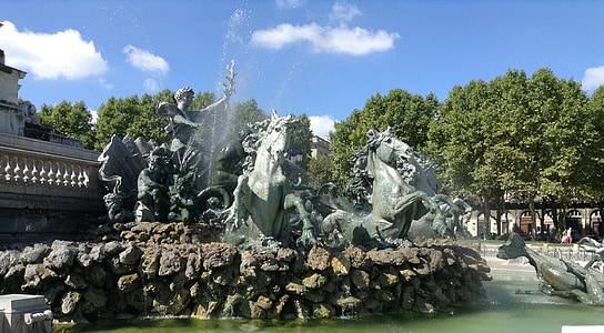 Bordeaux, fontein, detail van de fontein, paarden