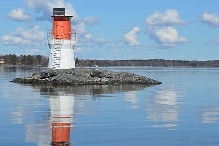Lighthouse, havet, sjön, vatten, molnet, blå himmel, svenska skärgården
