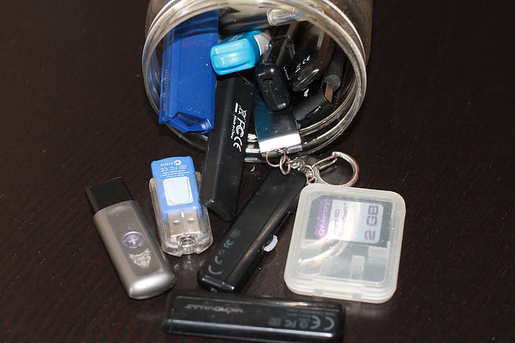 support de stockage, carte mémoire, bâton de mémoire, clé USB