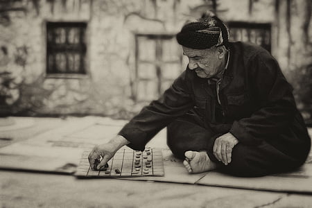hombre, juego de mesa, antiguo, personas de edad avanzada, Retrato, personas, calle