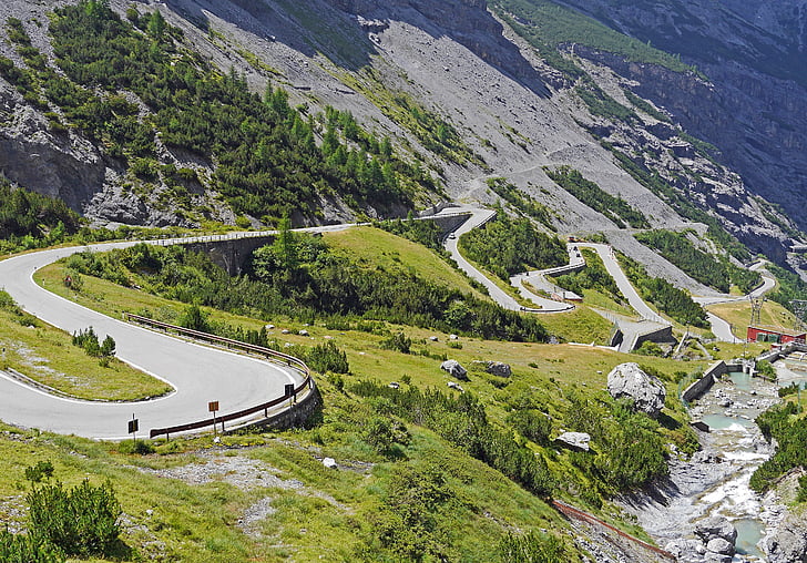 yugo de Stelvio, Südrampe, serpentina, pasar, pasar la carretera, Alpine, Altos Alpes