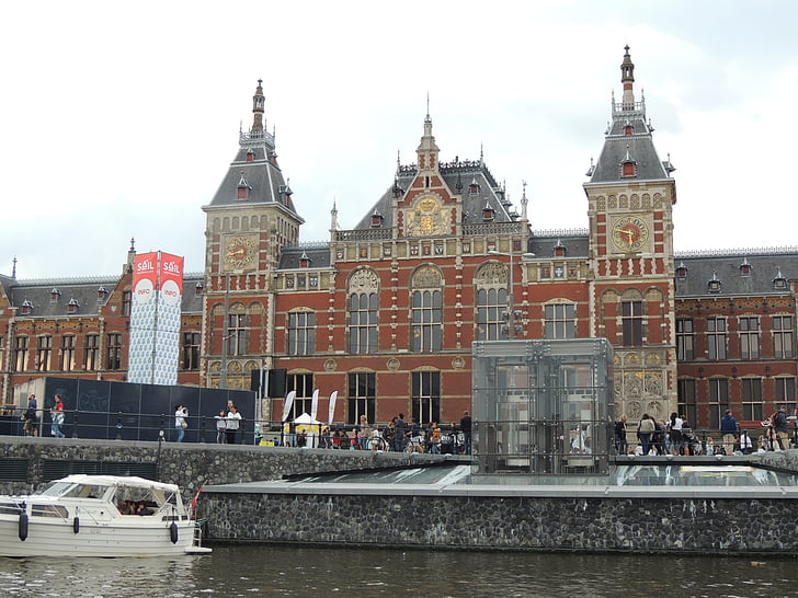 Amsterdam, loď, lodě, lodičky, plachtění, Hlavní nádraží, Architektura