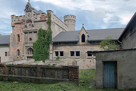Замъкът kapadia, Горна Силезия, руините