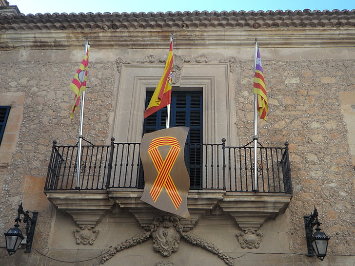 rådhuset, Manacor, flagg, Spania, flagg, Mallorca, stein hus
