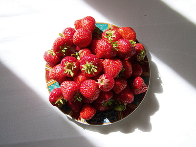 red strawberries, ripe fruit, sweet