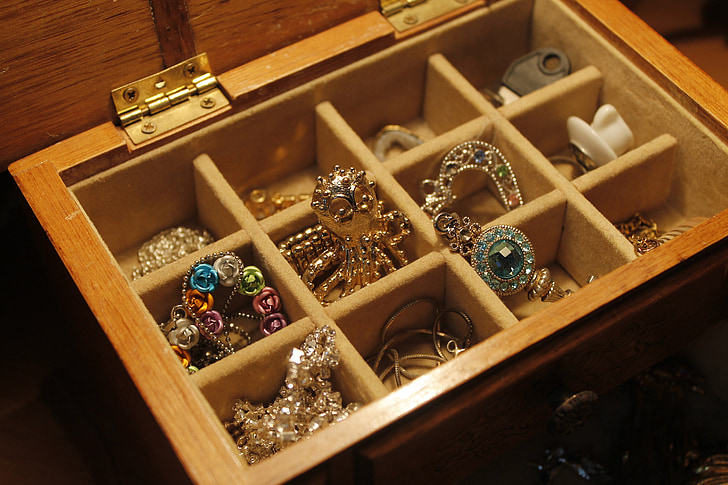 dragulji, nakit, narukvica, ogrlica, prsten, zlato, drvo - materijal