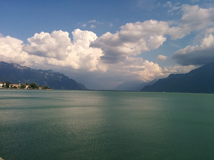 στη λίμνη της Γενεύης, Ελβετία, Vevey, σύννεφο