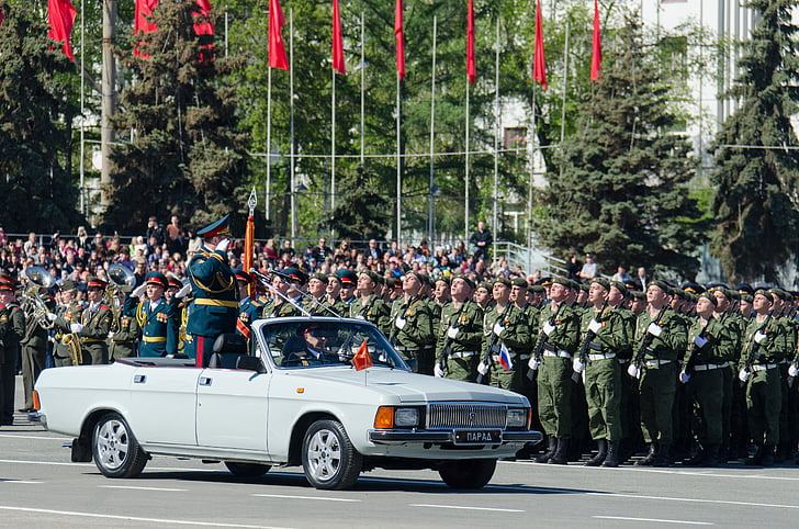 Deň víťazstva, 9. mája, Parade, veliteľ, s pozdravom, Samara, námestie kuibyshev