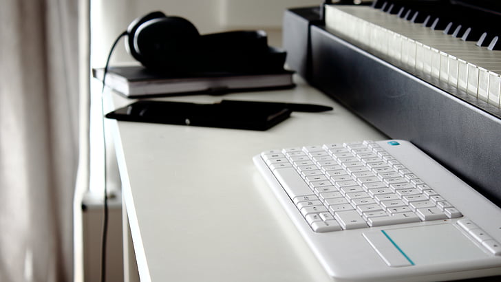 pracoviště, klávesnice, psací stůl, počítačová klávesnice, počítač, kancelář, PC