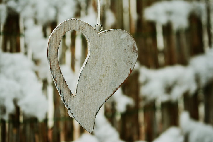 širdies, medinė širdis, žiemą, sniego, meilė, medienos, simbolis