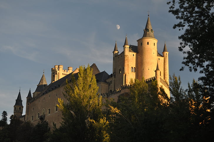 Segovia, Alcazar, měsíc
