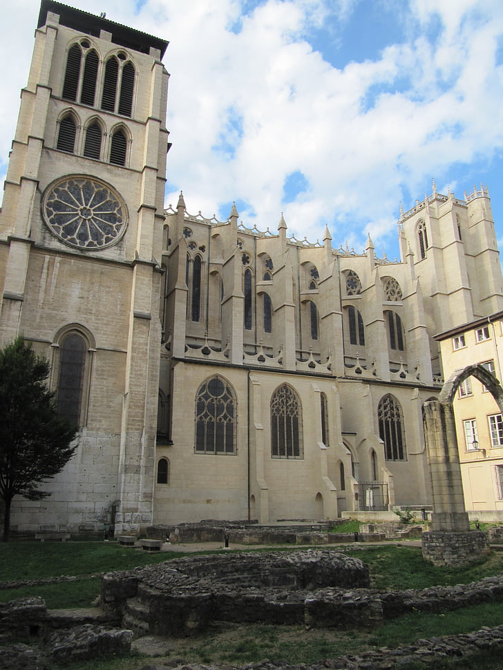 Lyon, katedralen, historisk bygning